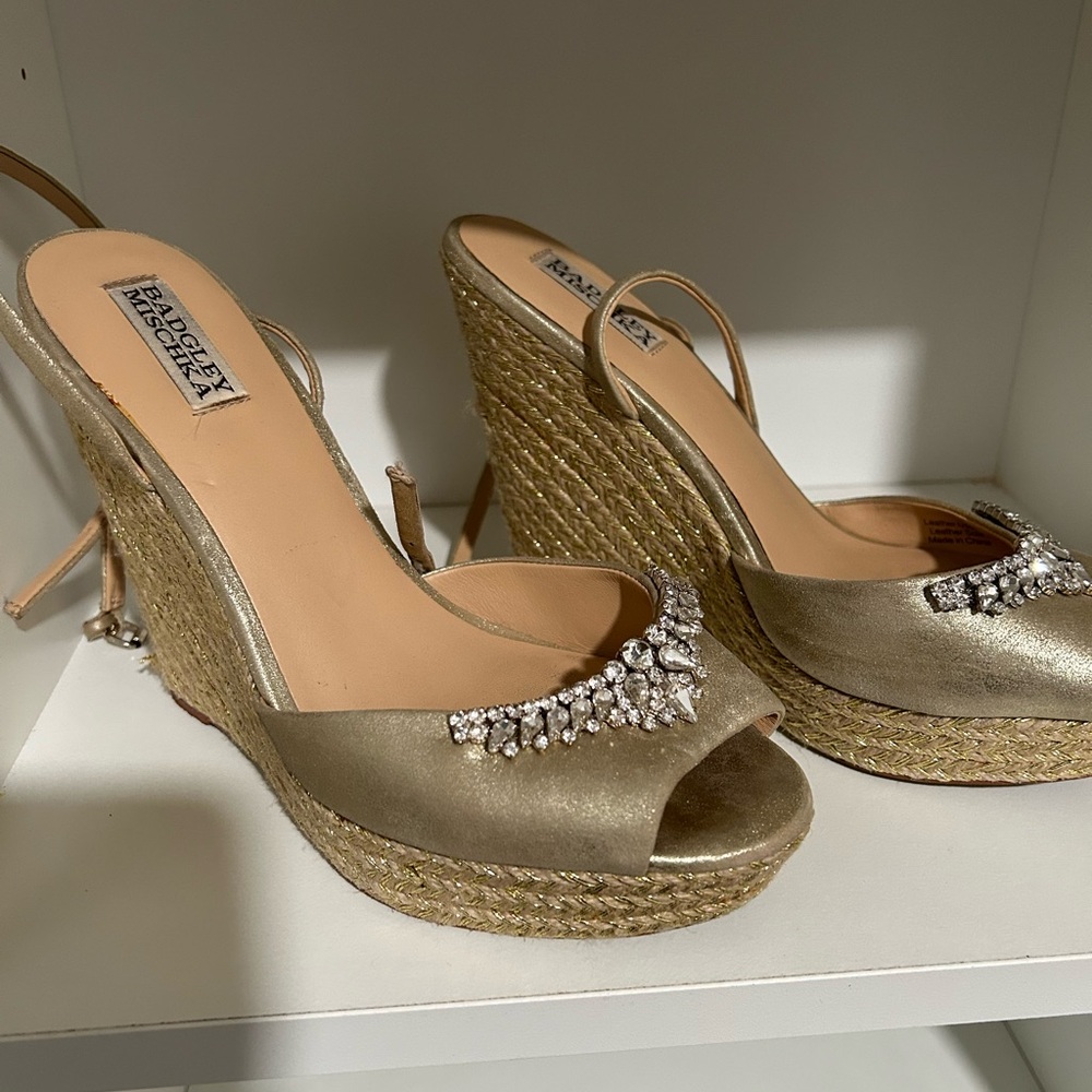 Badgley Mischka gold straw wedges